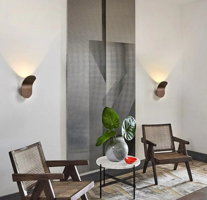 Wall Lamp | Curved Metal LED Design