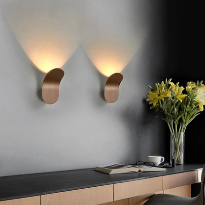 Wall Lamp | Curved Metal LED Design