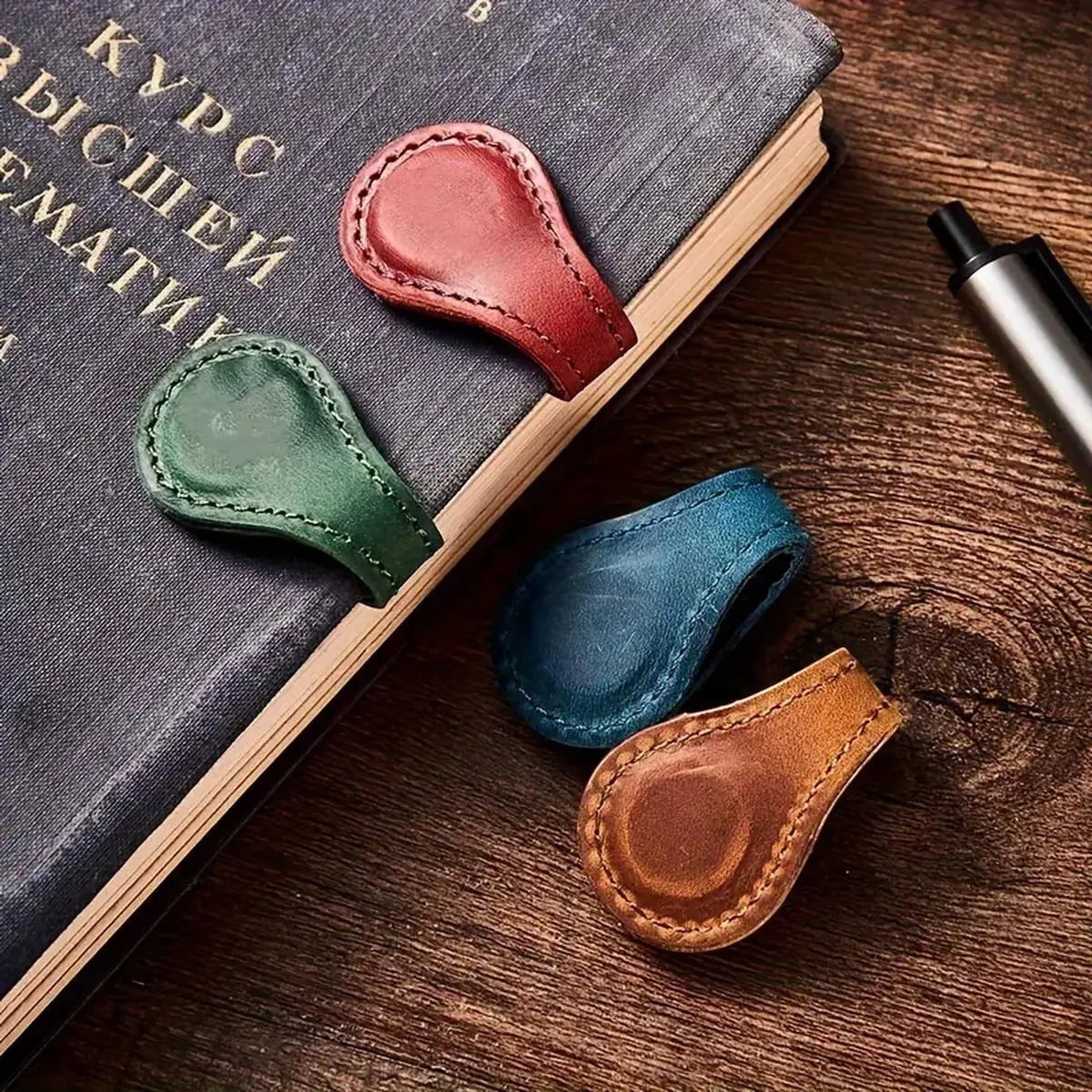 Clairly Bookmark | Leather Magnetic Corner Design