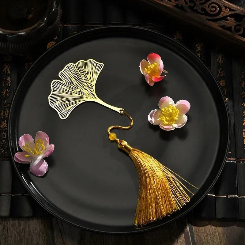 Clairly Bookmark | Vintage Metal Leaf Design