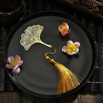 Clairly Bookmark | Vintage Metal Leaf Design
